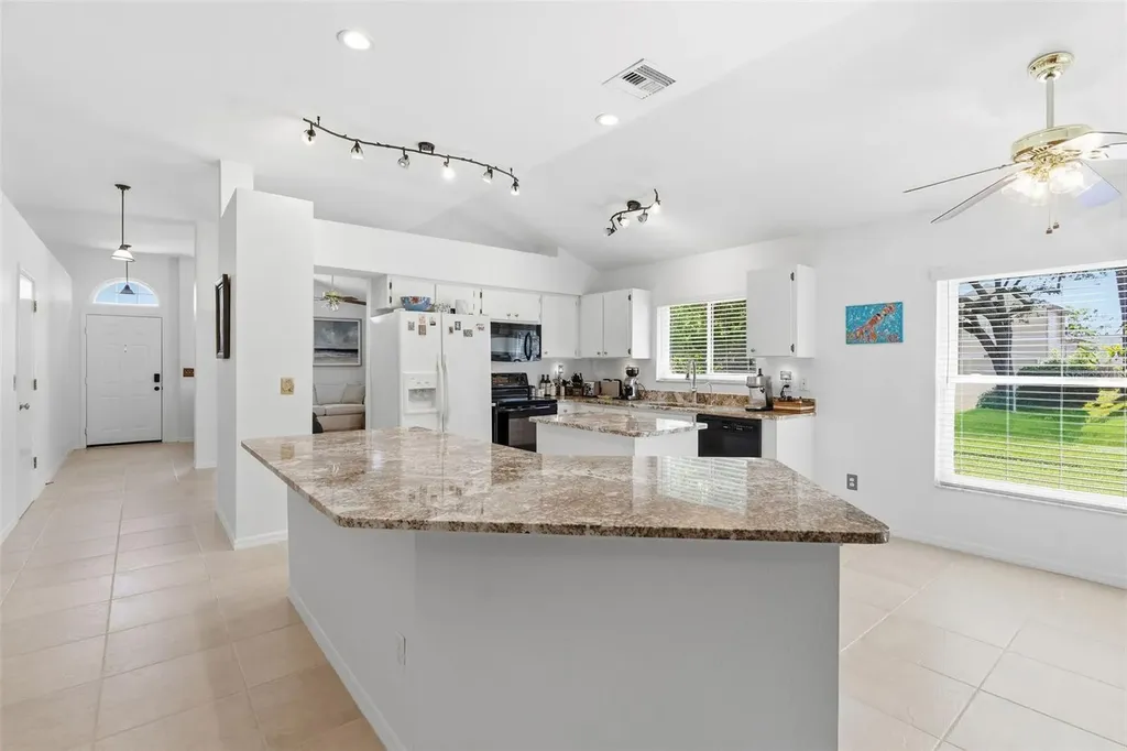 2468 Hidden Pines Lane Clearwater FL 33761
