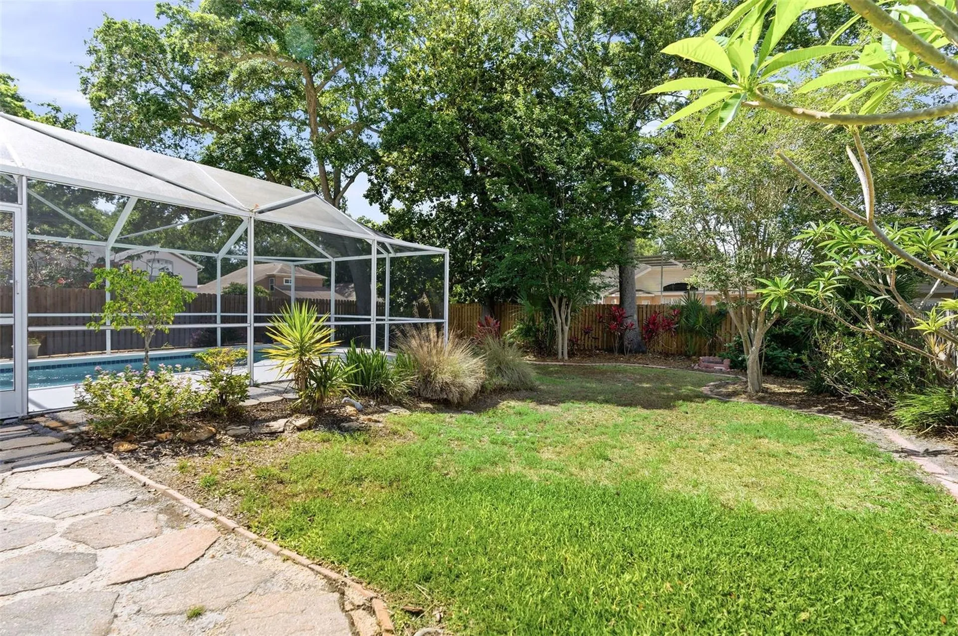 2468 Hidden Pines Lane Clearwater FL 33761