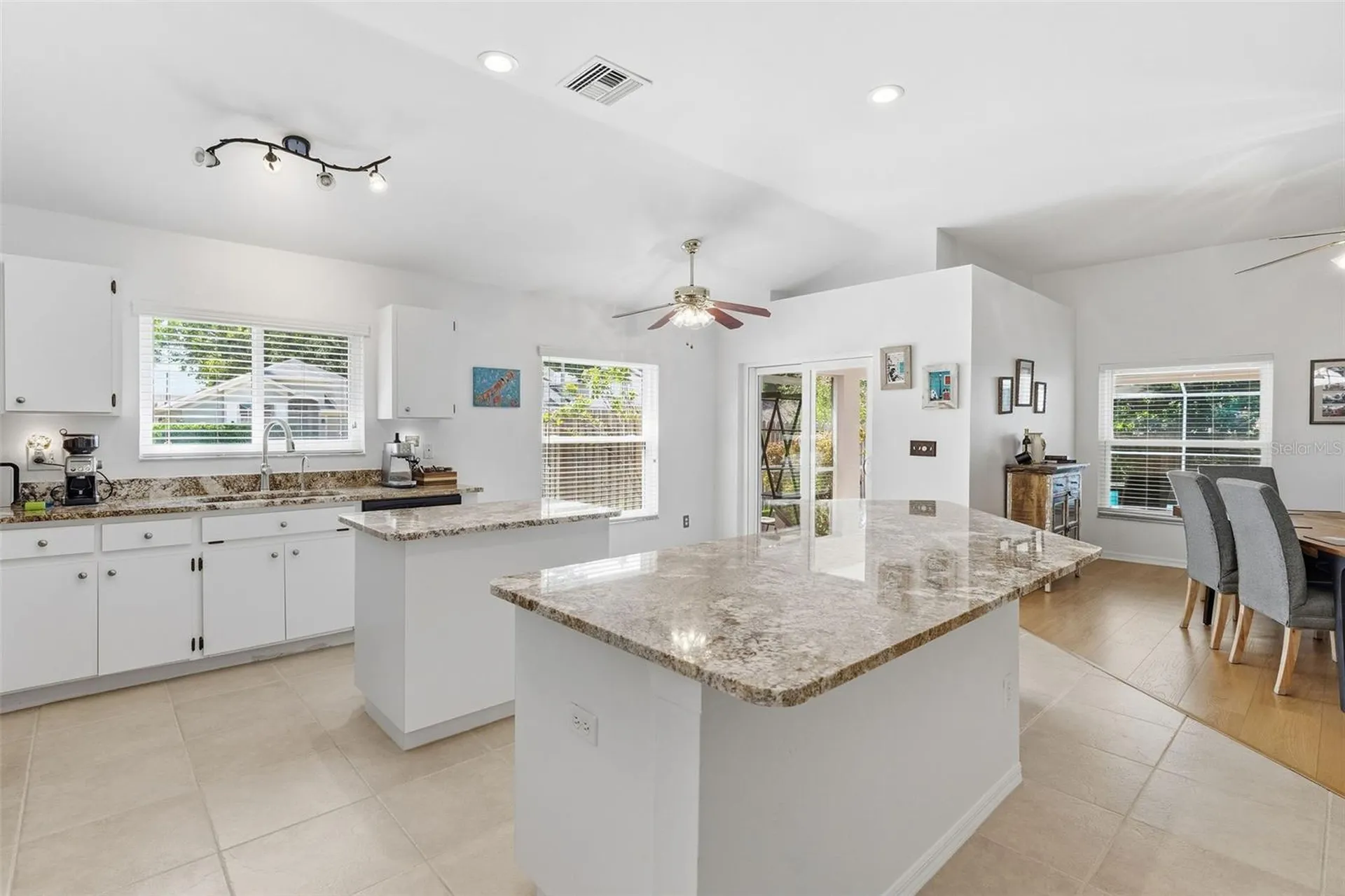 2468 Hidden Pines Lane Clearwater FL 33761