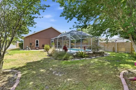 2468 Hidden Pines Lane Clearwater FL 33761