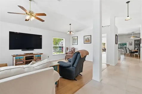 2468 Hidden Pines Lane Clearwater FL 33761