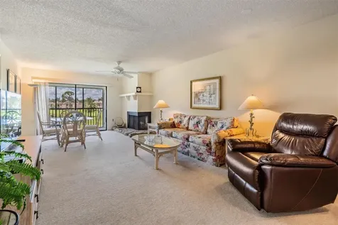 112 Lakeview Place Oldsmar FL 34677