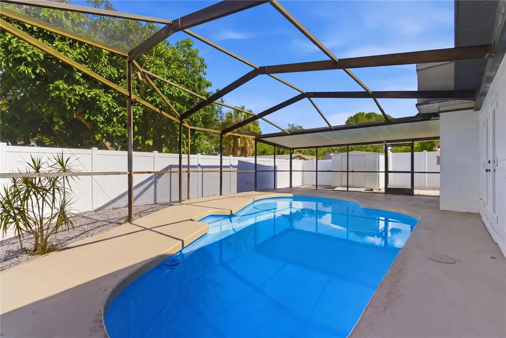 8607 May Circle Tampa FL 33614