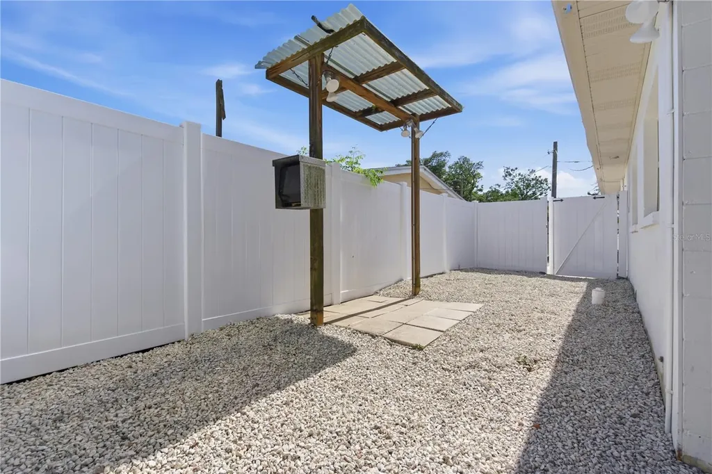 8607 May Circle Tampa FL 33614