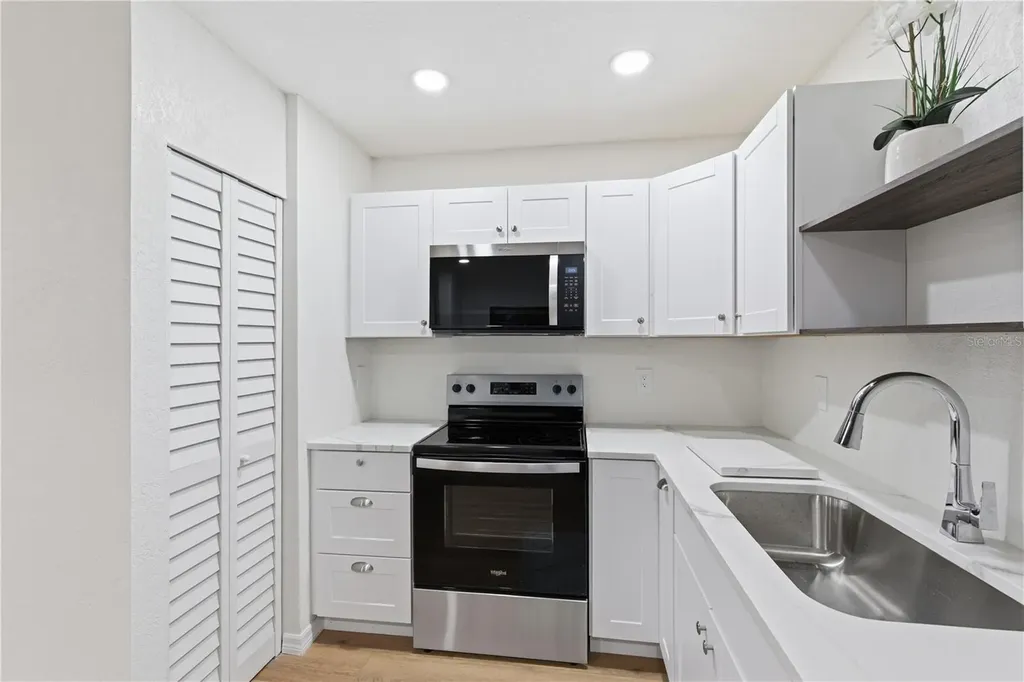 8607 May Circle Tampa FL 33614