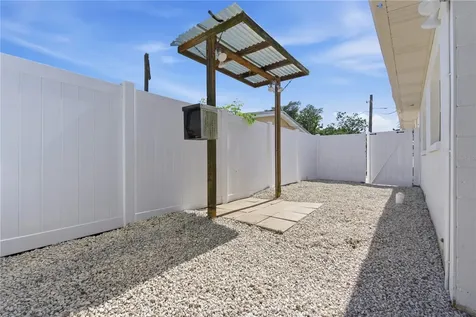 8607 May Circle Tampa FL 33614
