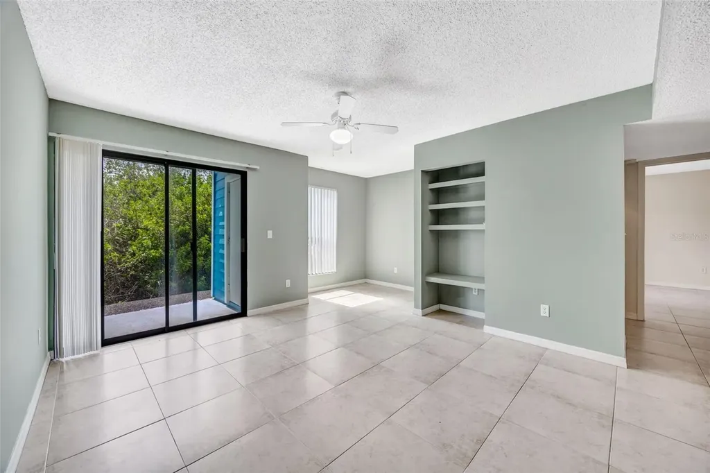 455 Alt 19 S Palm Harbor FL 34683