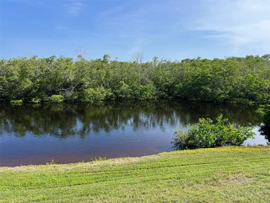 455 Alt 19 S Palm Harbor FL 34683