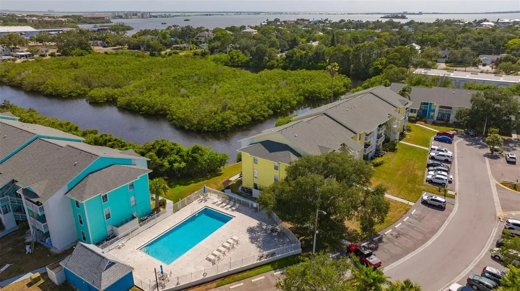 455 Alt 19 S Palm Harbor FL 34683