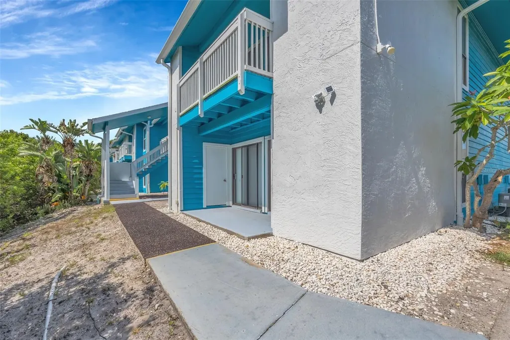 455 Alt 19 S Palm Harbor FL 34683