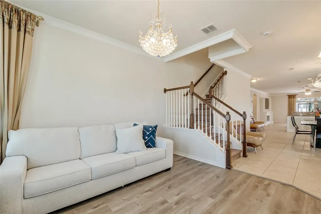 2001 Red Bluff Avenue Apopka FL 32712