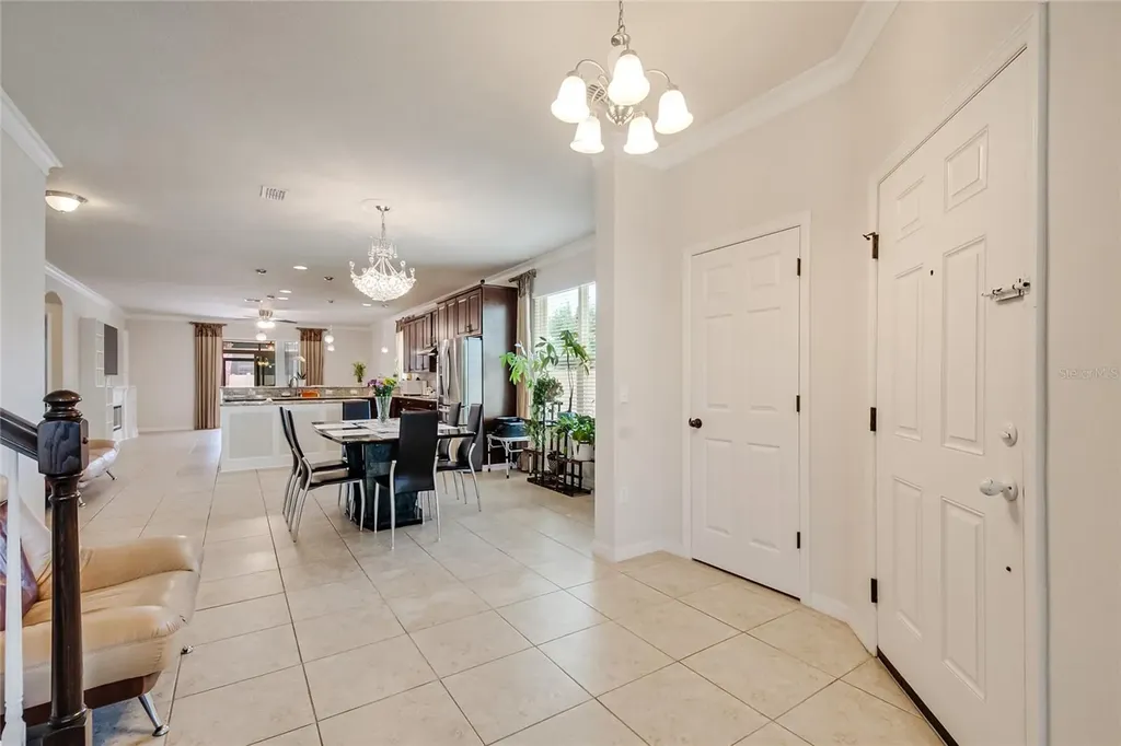 2001 Red Bluff Avenue Apopka FL 32712