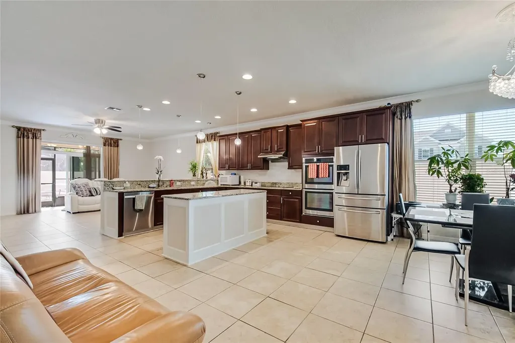 2001 Red Bluff Avenue Apopka FL 32712