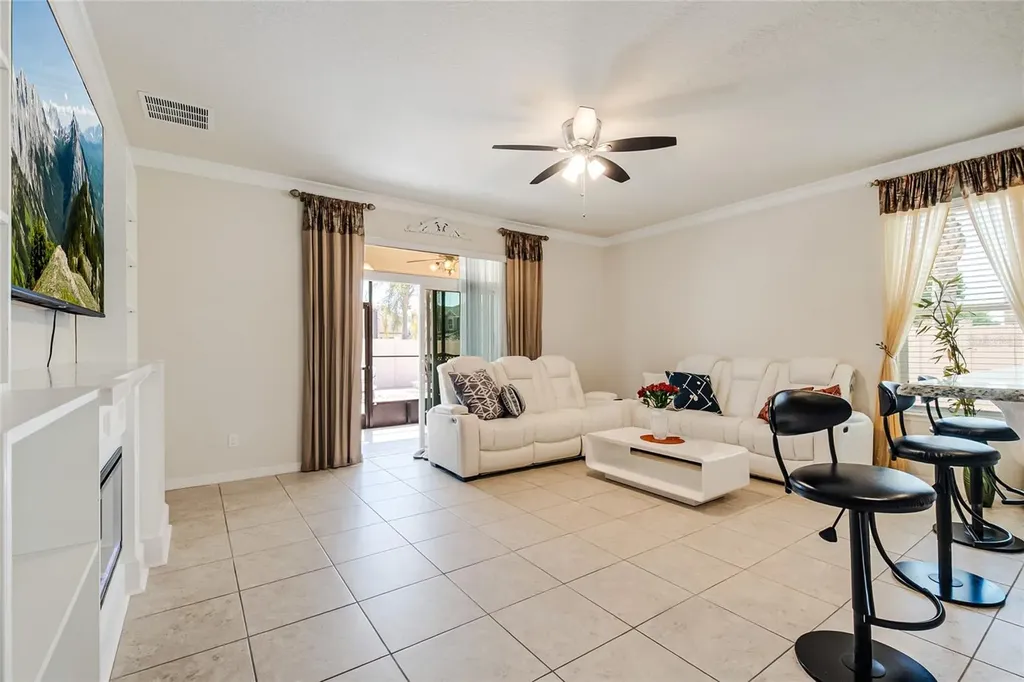 2001 Red Bluff Avenue Apopka FL 32712