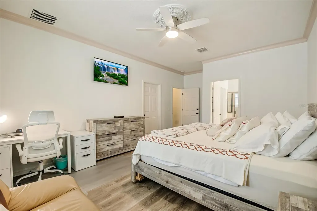 2001 Red Bluff Avenue Apopka FL 32712