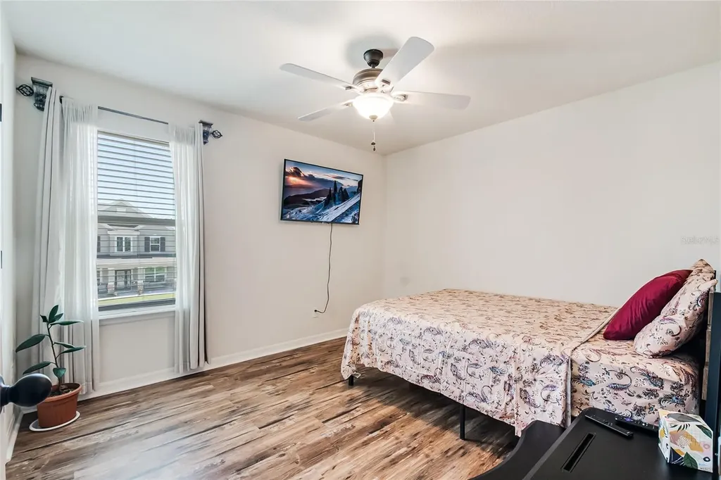 2001 Red Bluff Avenue Apopka FL 32712