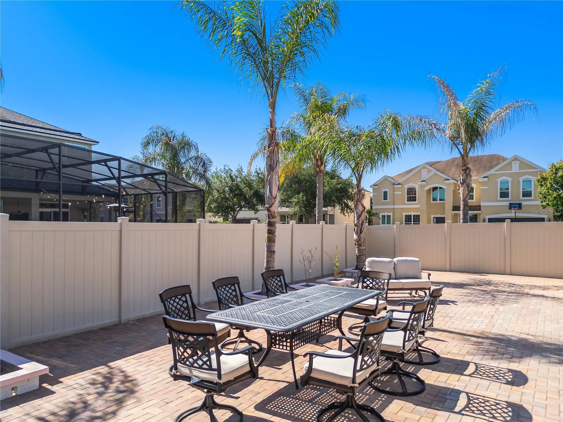 2001 Red Bluff Avenue Apopka FL 32712