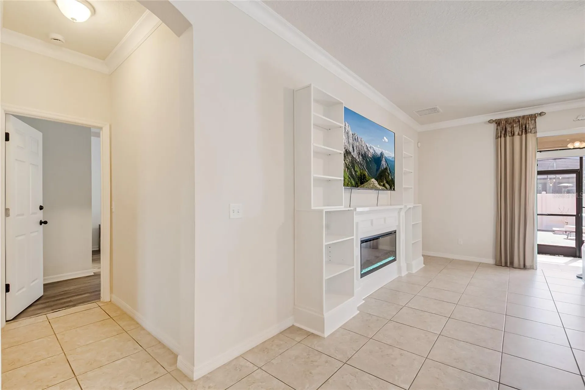 2001 Red Bluff Avenue Apopka FL 32712