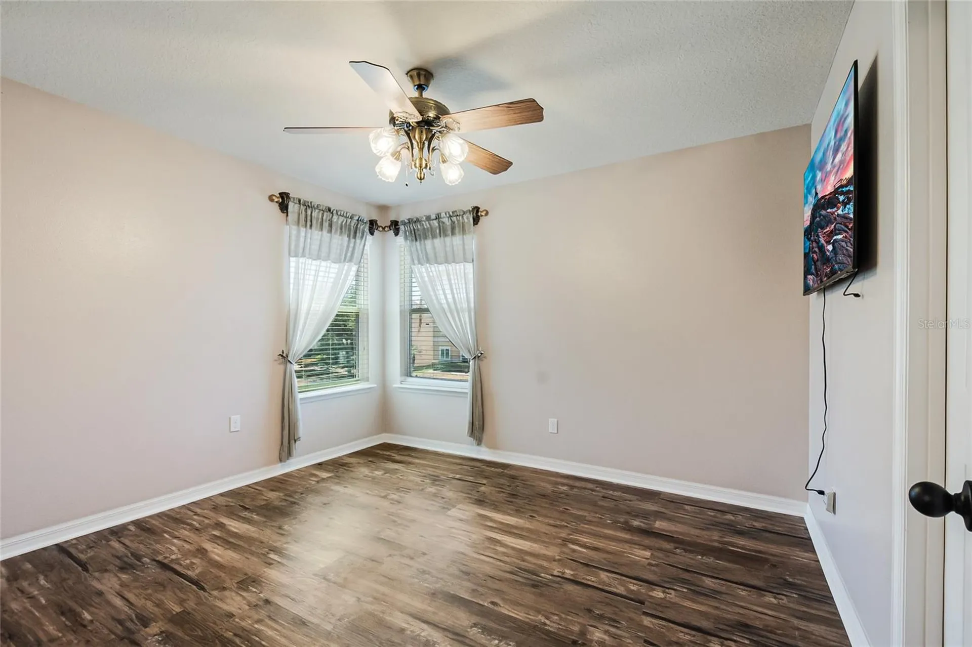 2001 Red Bluff Avenue Apopka FL 32712