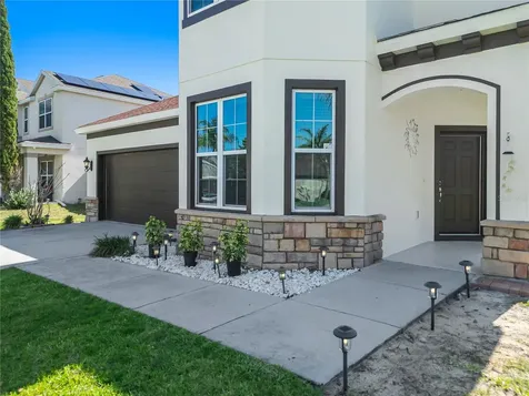 2001 Red Bluff Avenue Apopka FL 32712