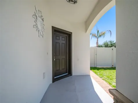 2001 Red Bluff Avenue Apopka FL 32712