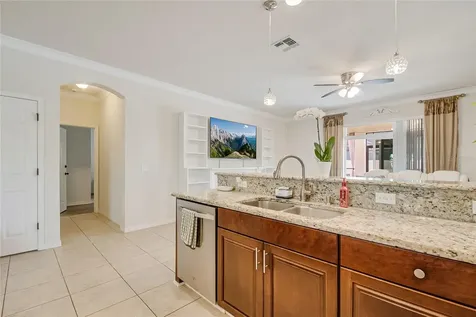 2001 Red Bluff Avenue Apopka FL 32712