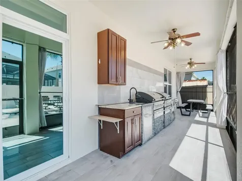 2001 Red Bluff Avenue Apopka FL 32712