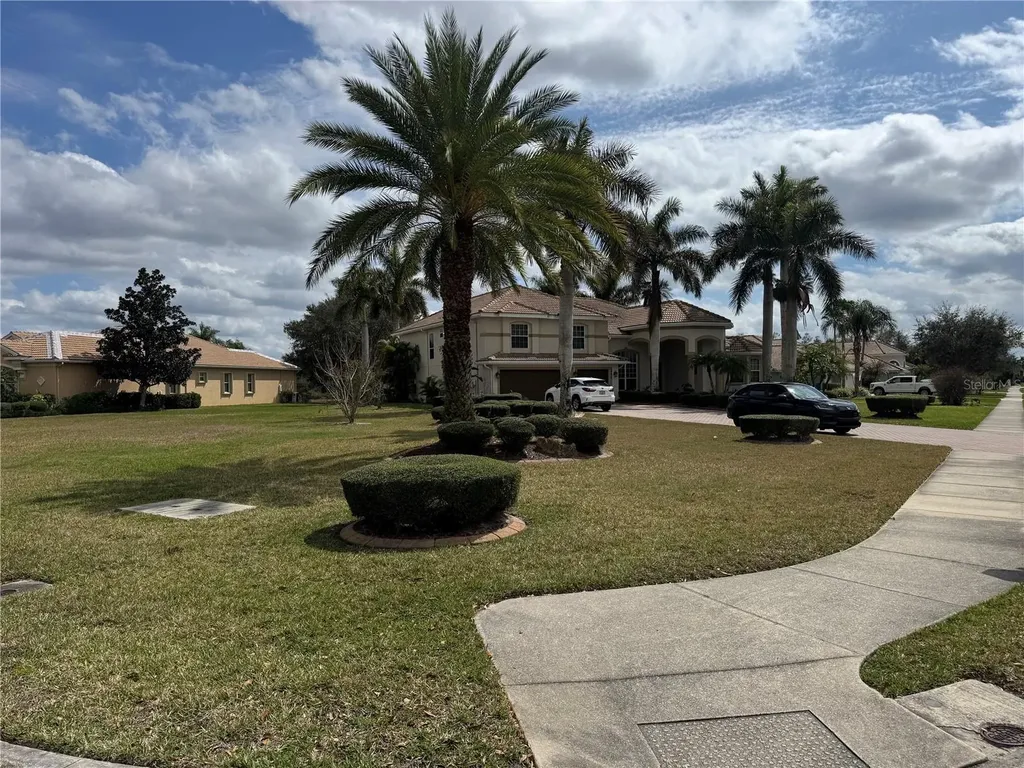 317 Country Meadows Way Bradenton FL 34212