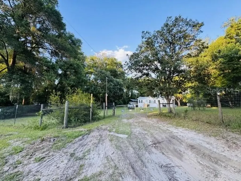 11817 SW 58th Street Webster FL 33597