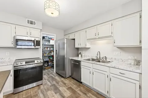 2412 Tack Room Lane Orlando FL 32812