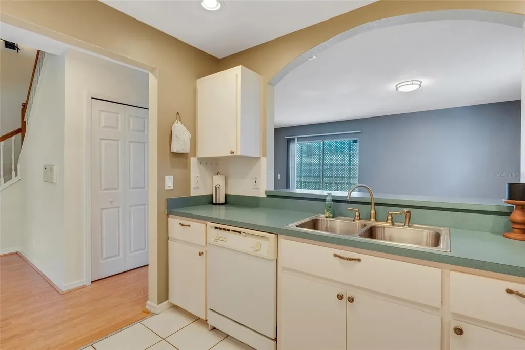 8198 Eagles Park Drive St Petersburg FL 33709
