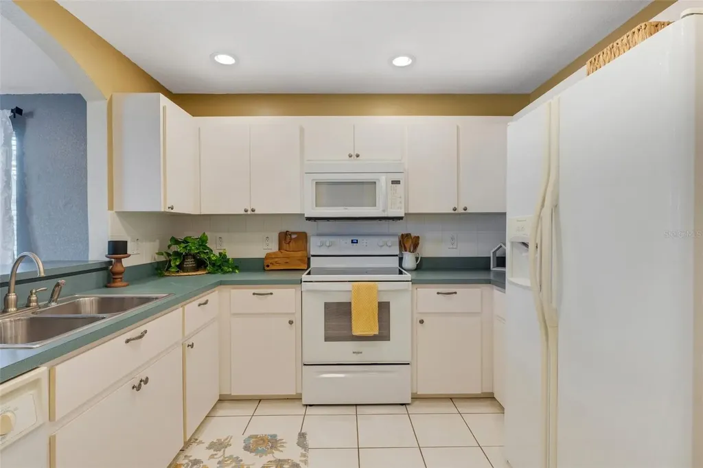 8198 Eagles Park Drive St Petersburg FL 33709