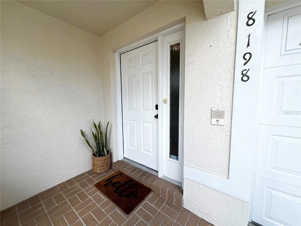 8198 Eagles Park Drive St Petersburg FL 33709