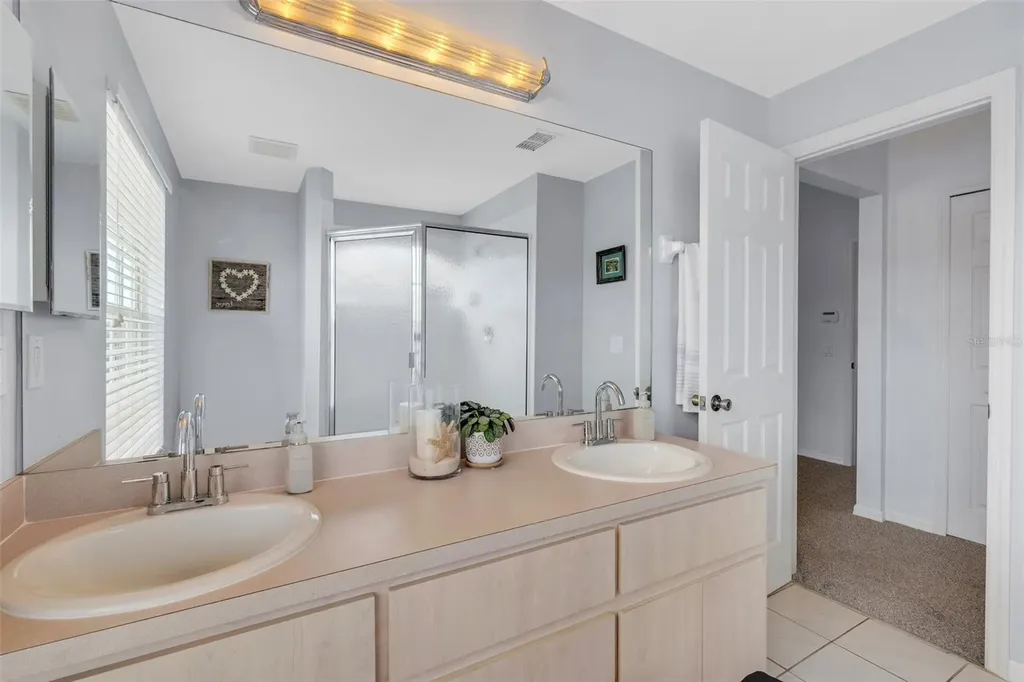 8198 Eagles Park Drive St Petersburg FL 33709