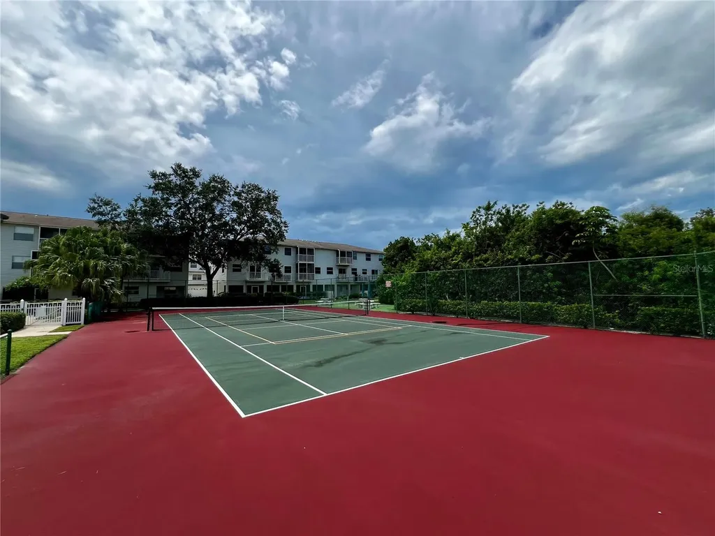 8198 Eagles Park Drive St Petersburg FL 33709