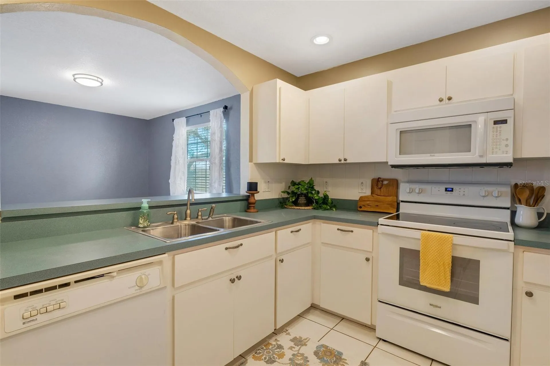 8198 Eagles Park Drive St Petersburg FL 33709