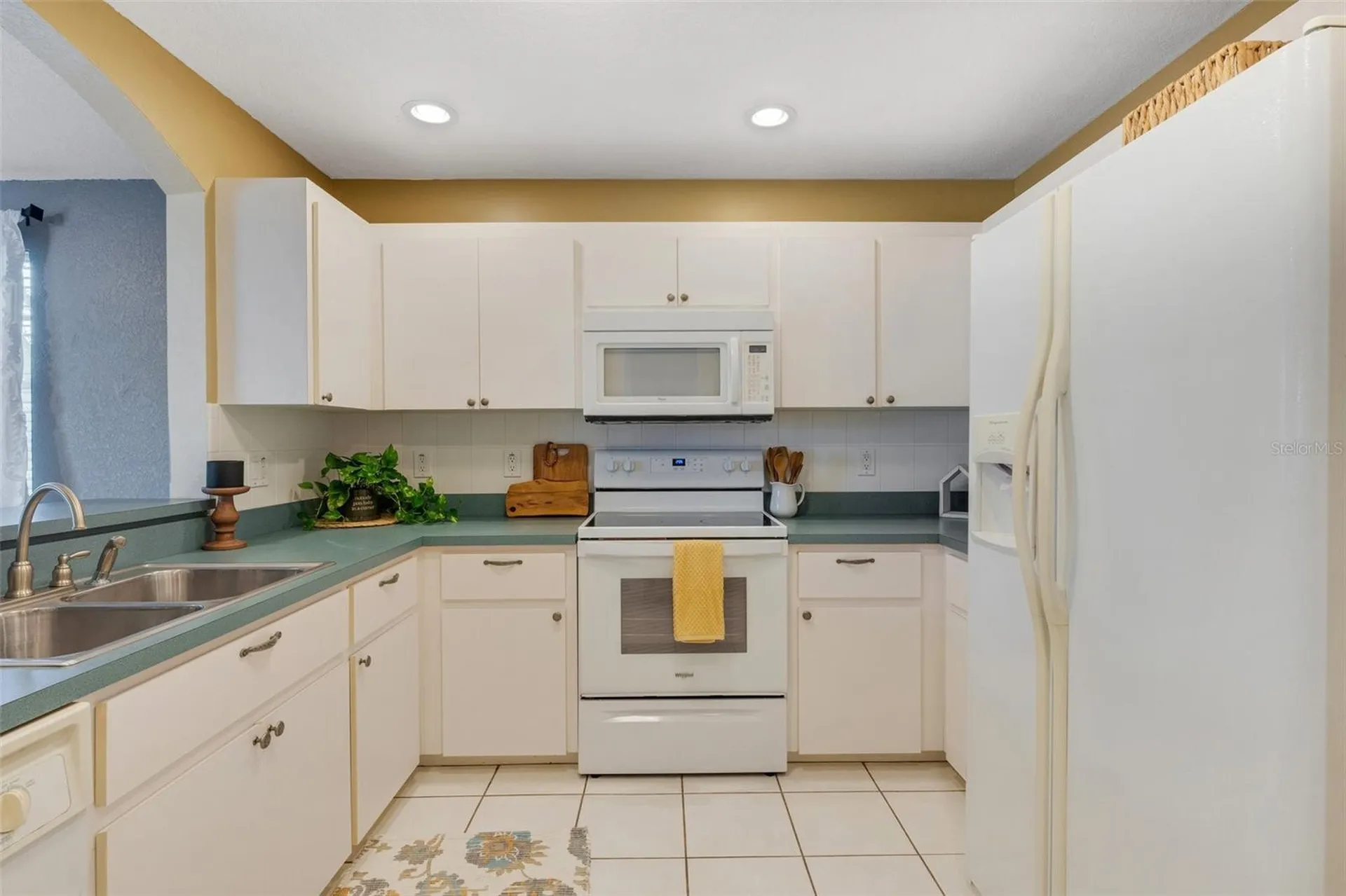 8198 Eagles Park Drive St Petersburg FL 33709