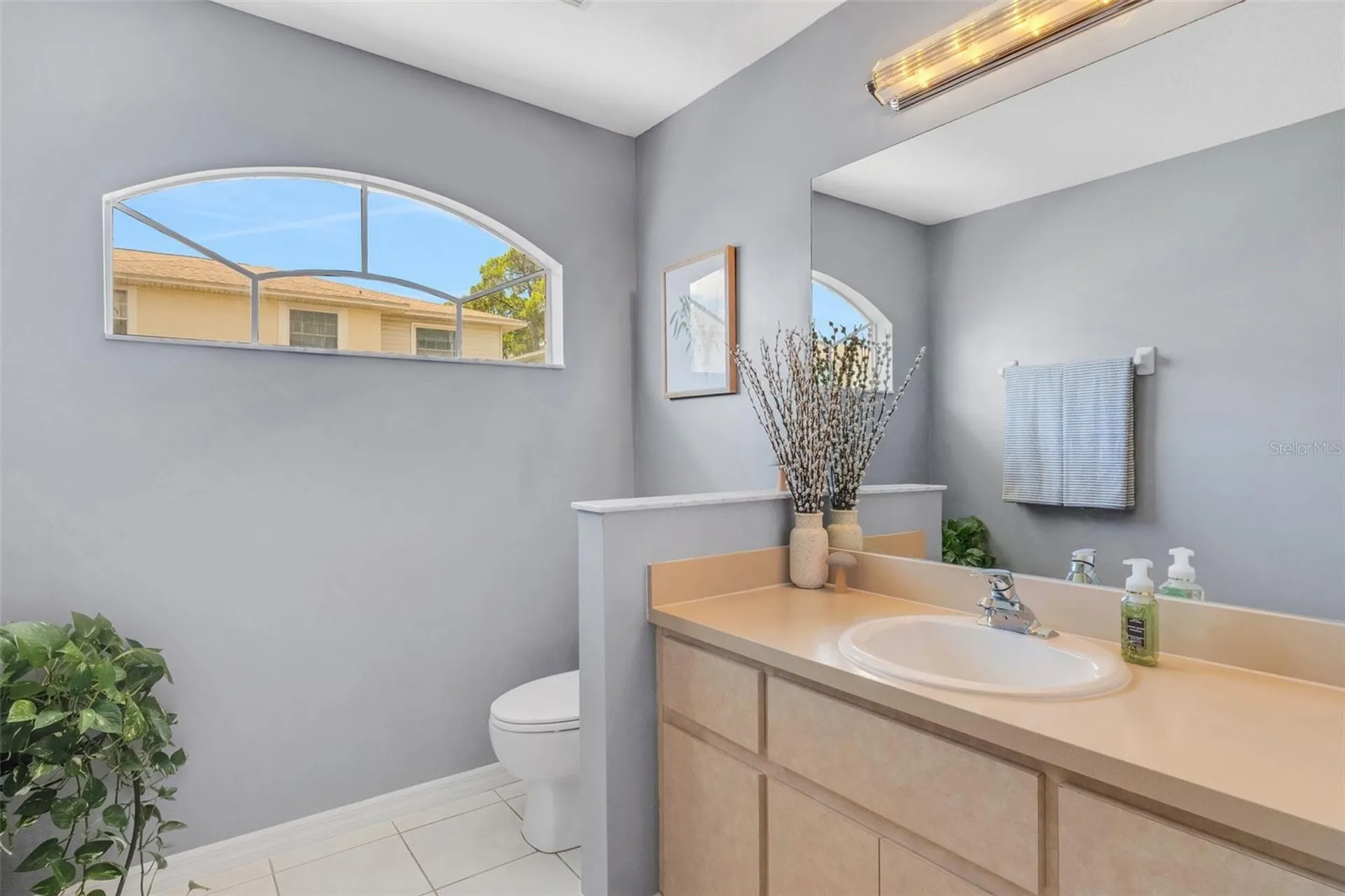 8198 Eagles Park Drive St Petersburg FL 33709