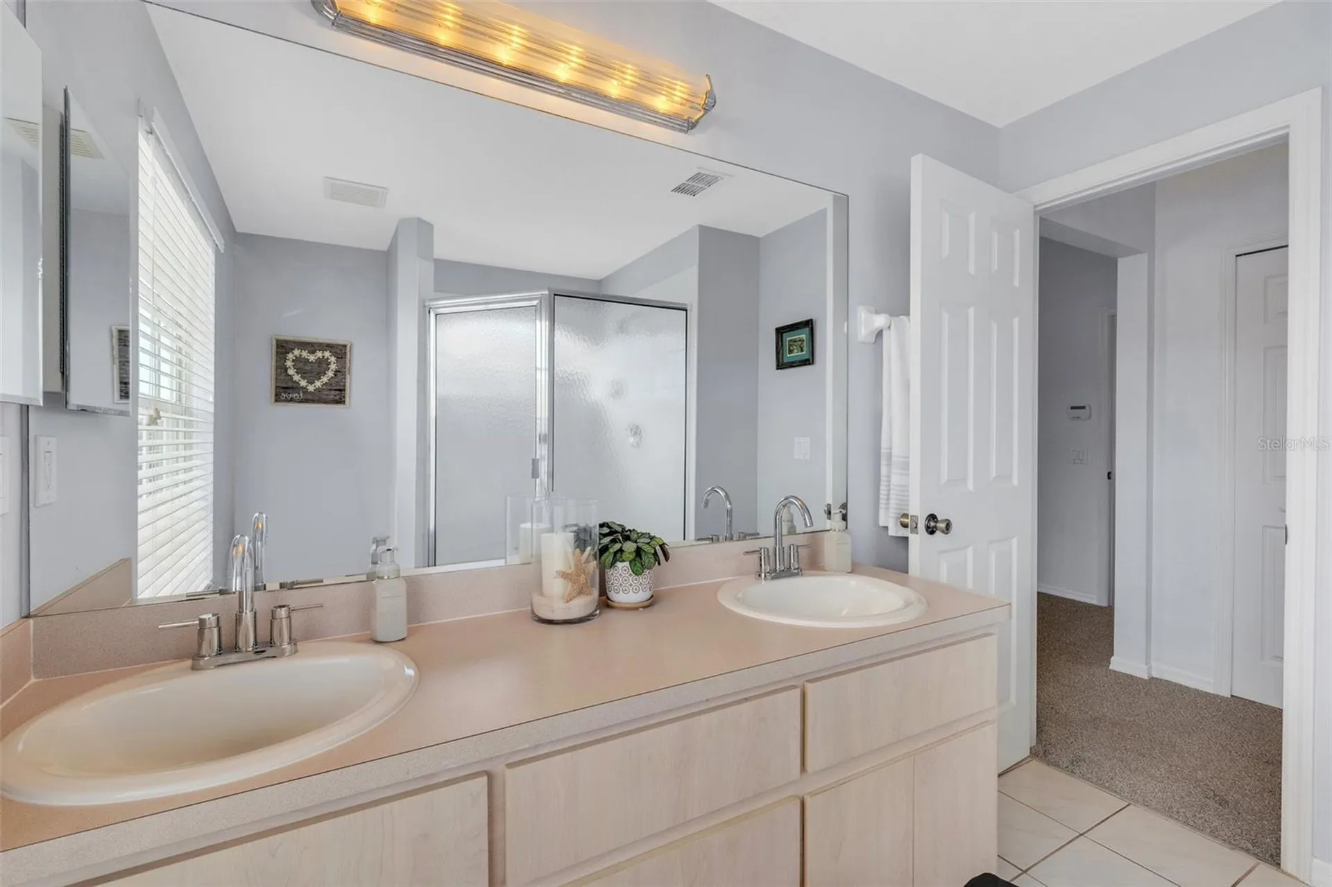 8198 Eagles Park Drive St Petersburg FL 33709