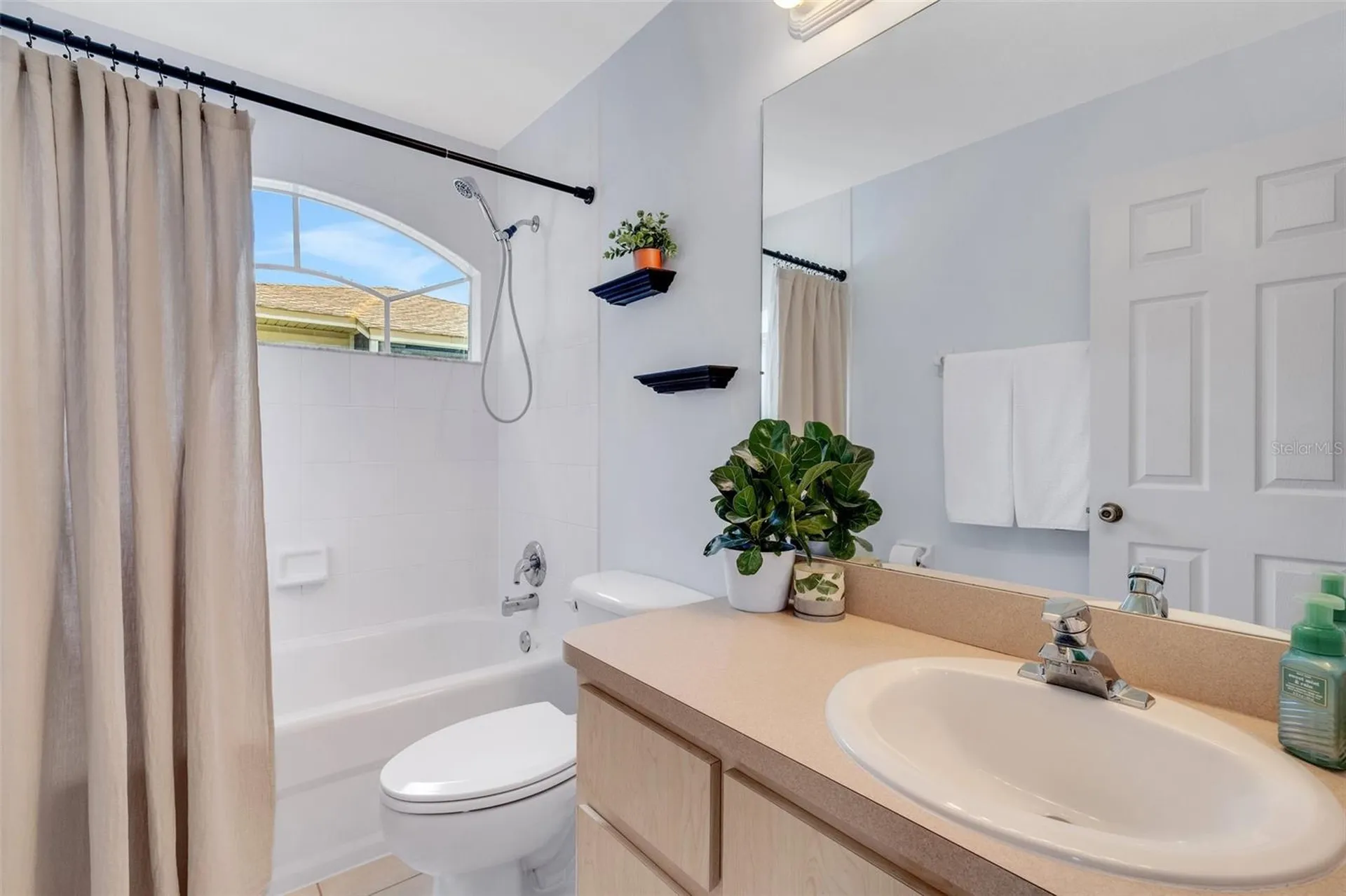 8198 Eagles Park Drive St Petersburg FL 33709