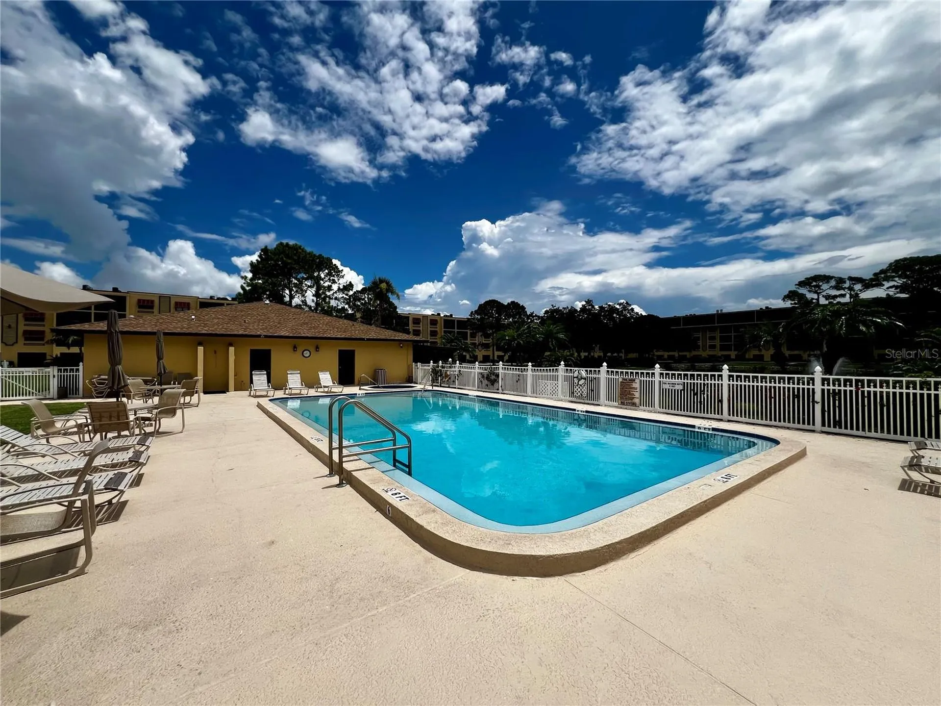 8198 Eagles Park Drive St Petersburg FL 33709