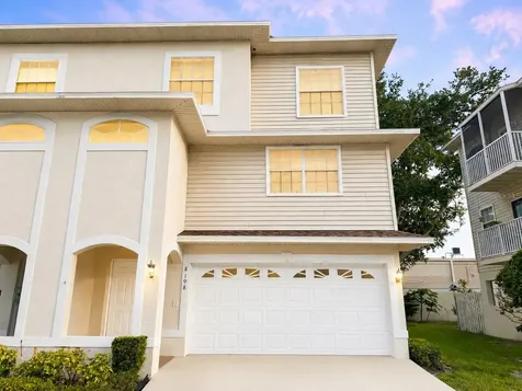 8198 Eagles Park Drive St Petersburg FL 33709