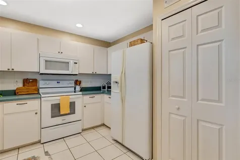 8198 Eagles Park Drive St Petersburg FL 33709