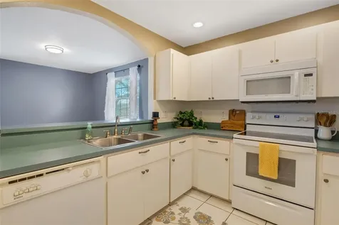8198 Eagles Park Drive St Petersburg FL 33709