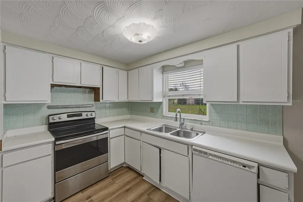 37136 Mandarin Avenue Zephyrhills FL 33541