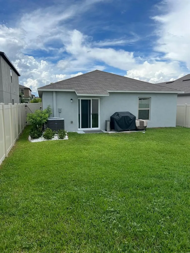 7111 Amelia Cove Court Sun City Center FL 33573