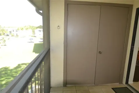 336 Woodlake Wynde Oldsmar FL 34677