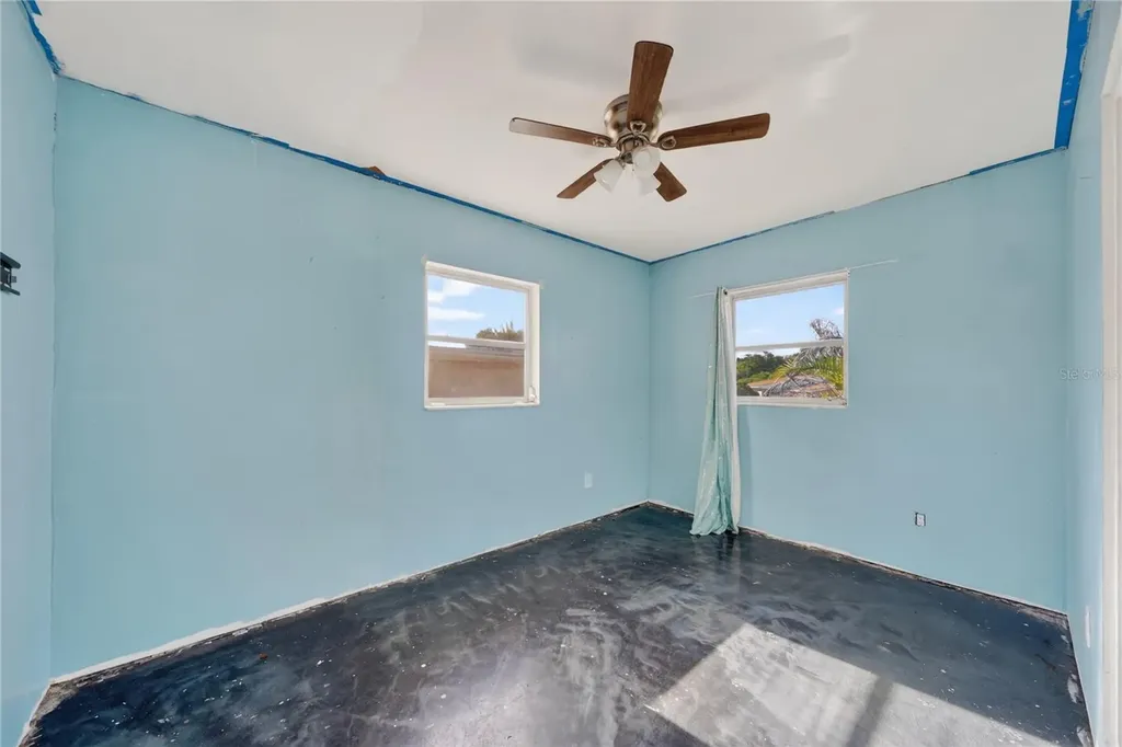 6031 W. Ridgewood Avenue Orlando FL 32835