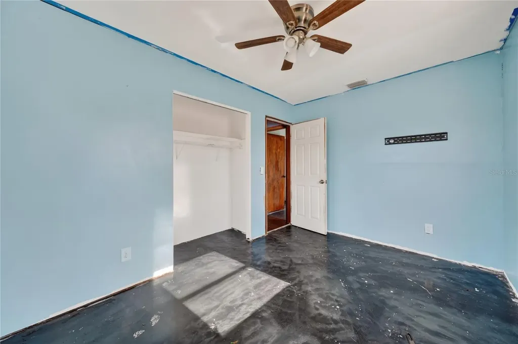 6031 W. Ridgewood Avenue Orlando FL 32835