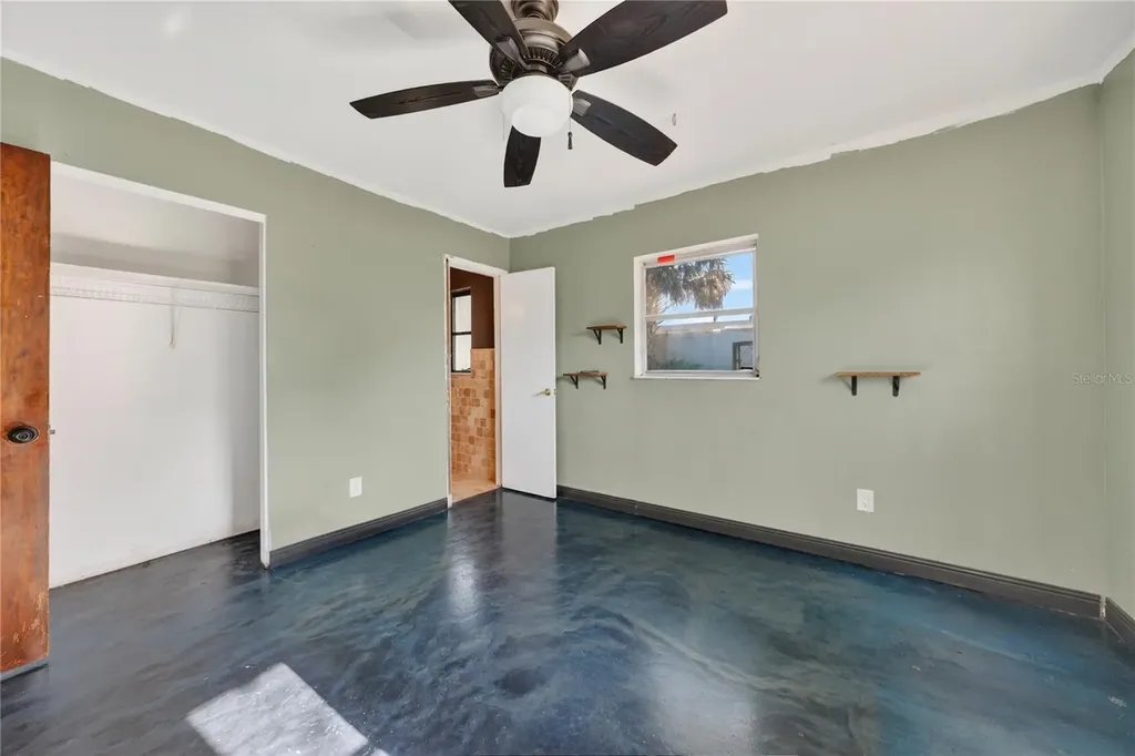 6031 W. Ridgewood Avenue Orlando FL 32835